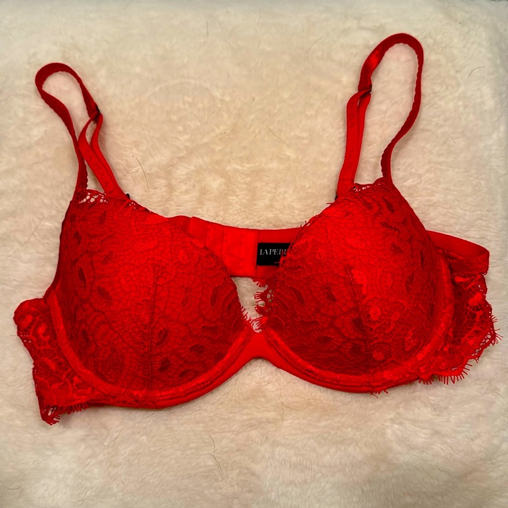 Lacy red La Perla padded bra